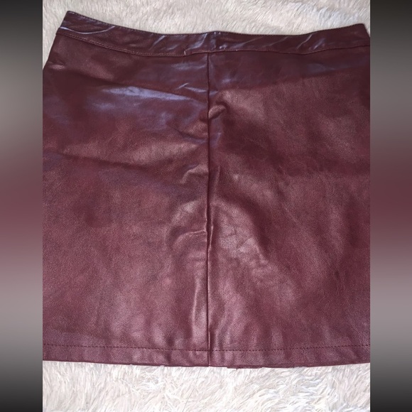 Indigo Rein Juniors Distressed Shorts 3 Mid-High Made w/ Recycling Bottles NWT - Picture 5 of 10